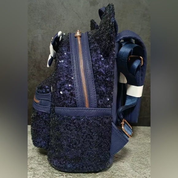 Disney Loungefly Cruise Line Minnie Mouse Navy Blue Sequin Backpack NWT - Picture 5 of 9